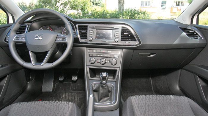Στο ποιοτικό εσωτερικό του SEAT Leon 1,4 TGI, μόνο οι ενδείξεις 
για το φυσικό αέριο στον πίνακα οργάνων και την κεντρική οθόνη, διαφοροποιούν την έκδοση.